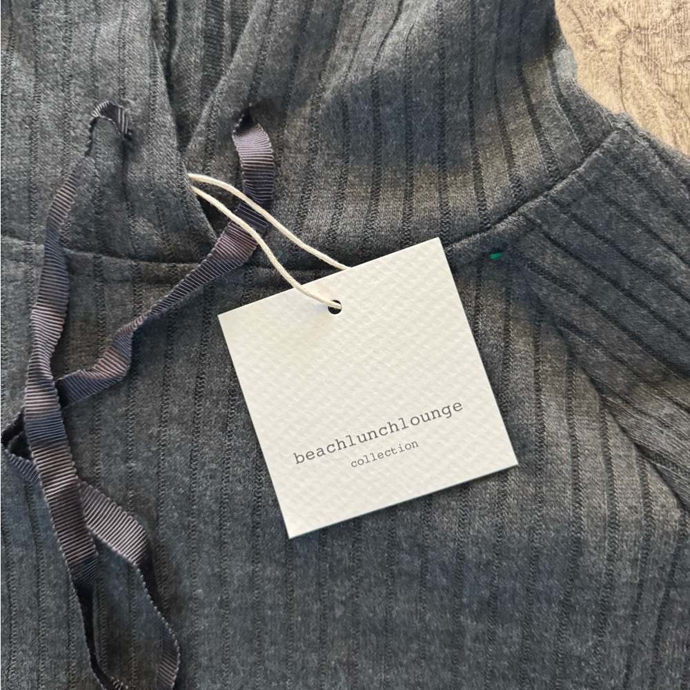 NWT Beach Lunch Lounge light Sweater Size S - Picture 3 of 3
